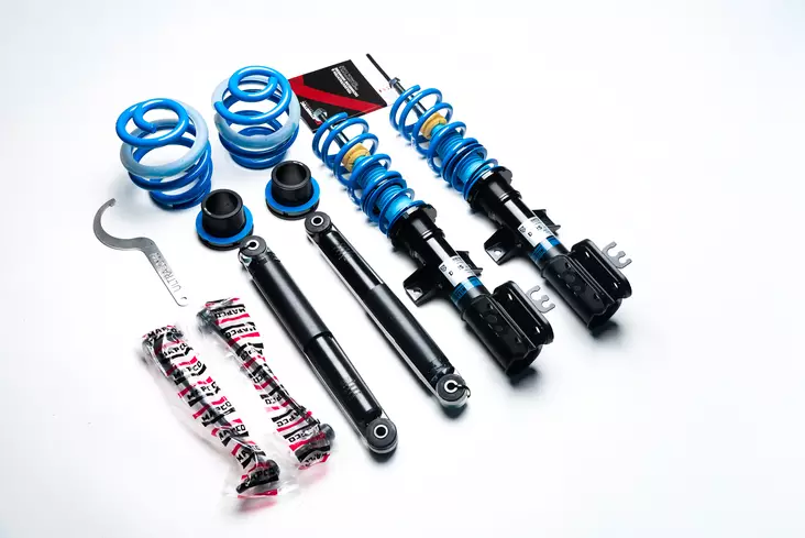 Streetec ultraLOW alustasarja VW Transporter T5 T6 ja T6.1 (etutolppa ruuviliitos / bracket fitting) - Streetec UltraLOW alustasarjat - 7750000001028 - 1